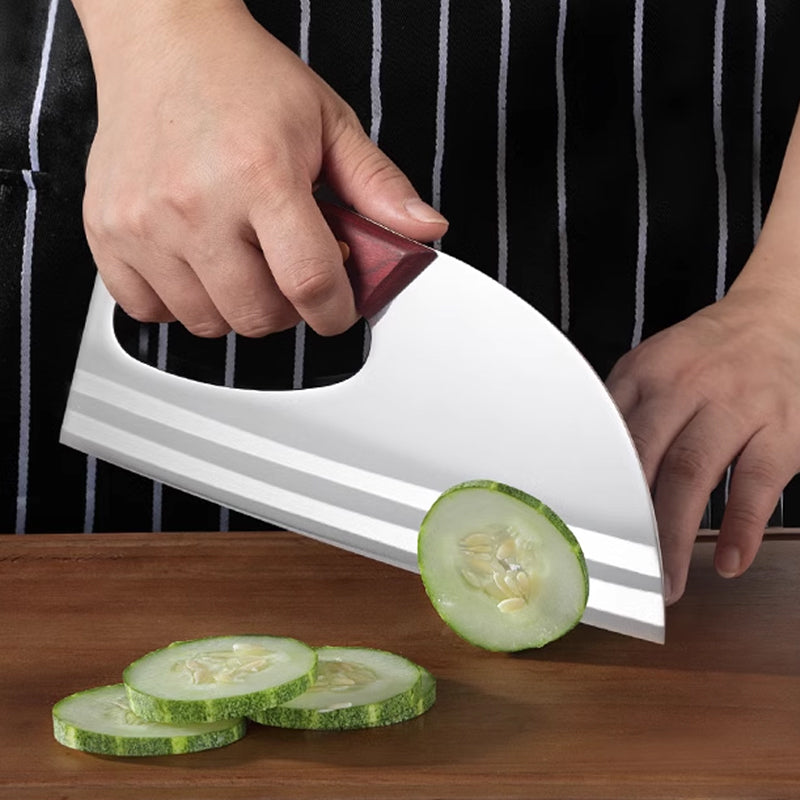Ergonomic kitchen knife – front-handle design, effortlessly cuts vegetables and meat. A thoughtful gift for home cooks. 🍅🔪